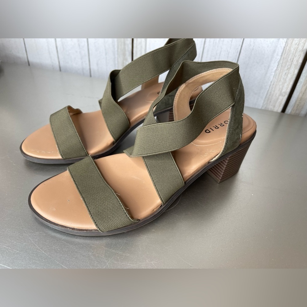 Torrid Women's Olive Green Strappy Open Toe Buckle Block Heels Size 9.5